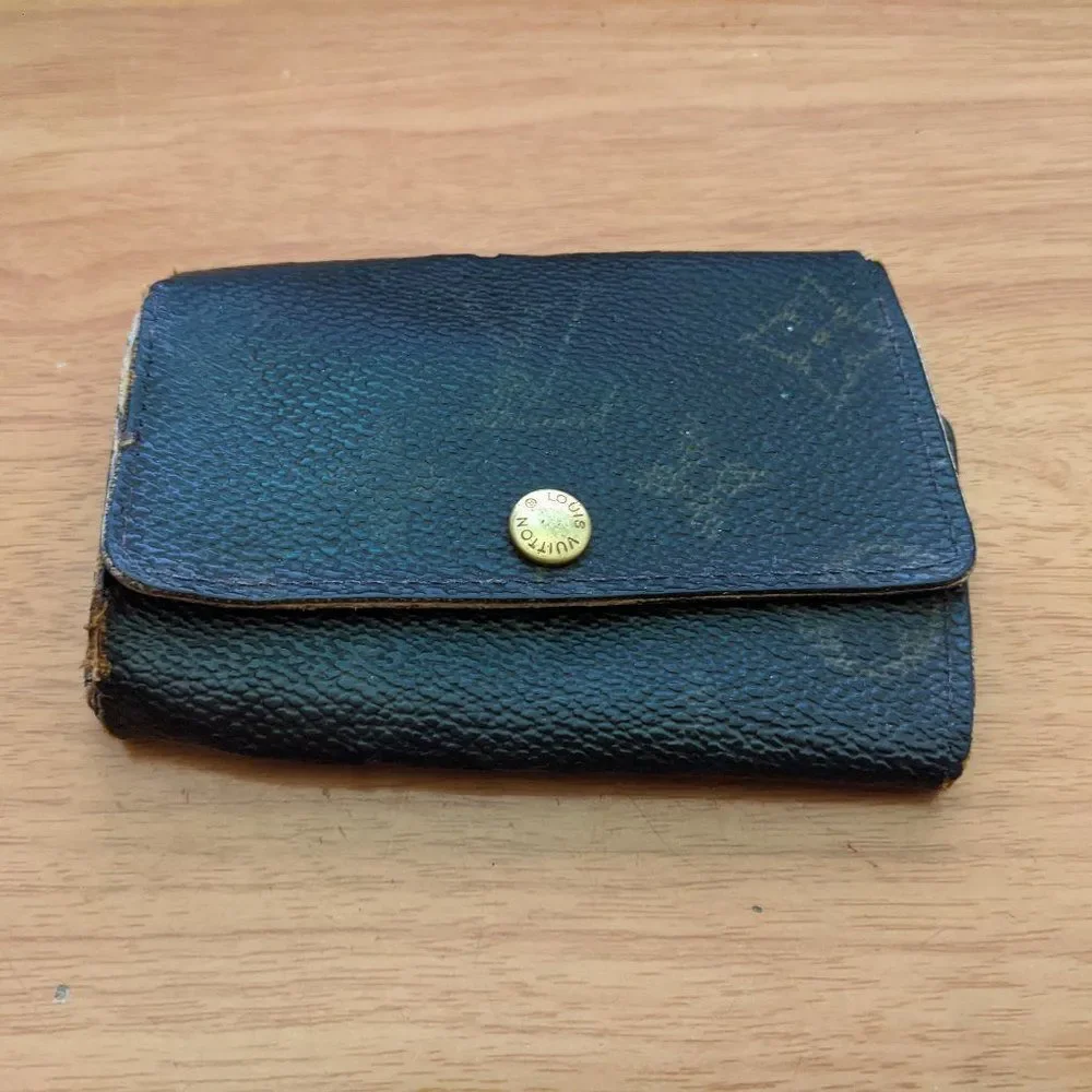 Louis Vuitton Monogram Key Holder/Wallet #1156💥PRICE DROP💥
